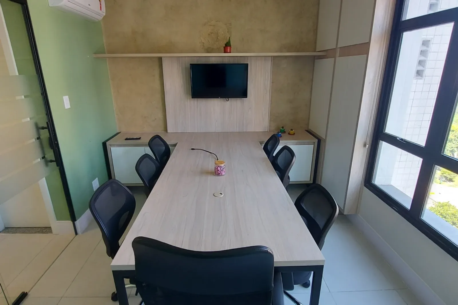 Sala de reunião completa